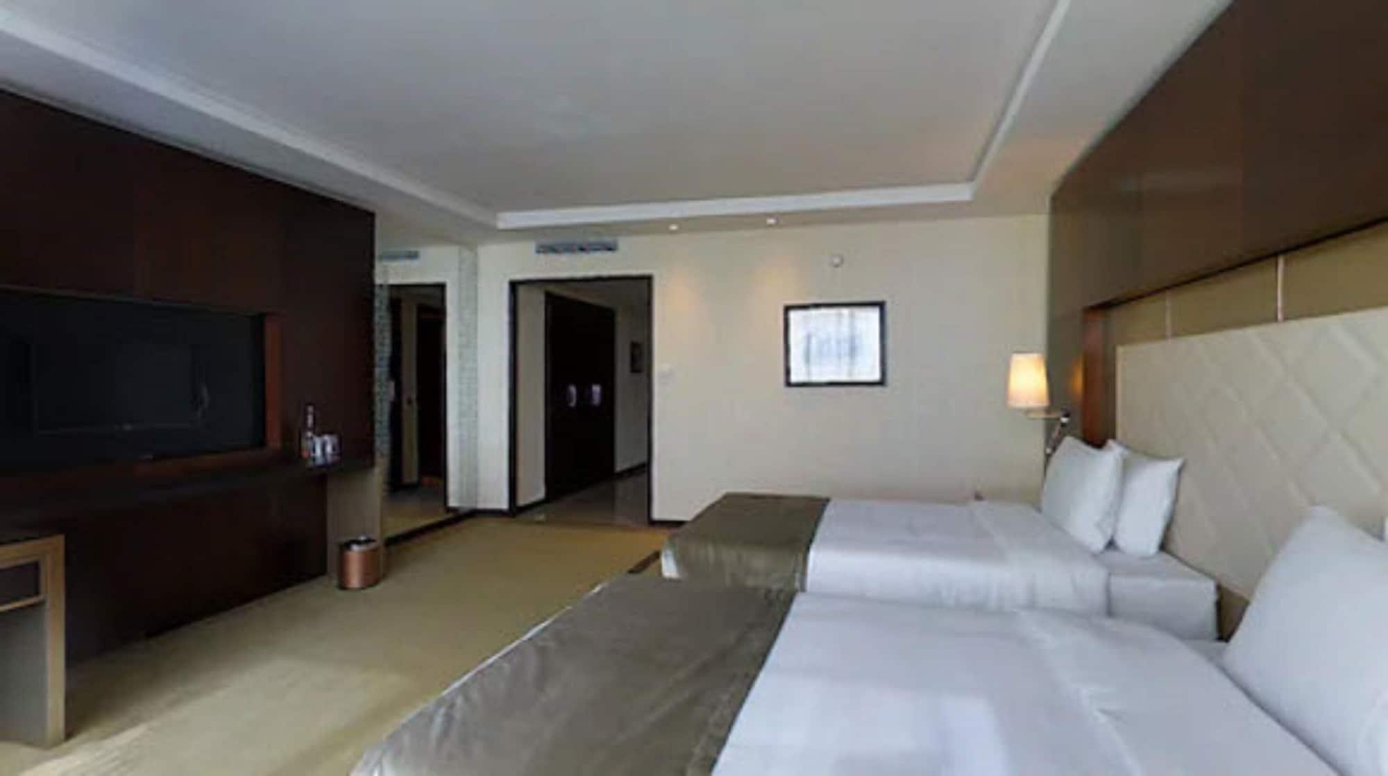 Grand Mogador City Center Casablanca Eksteriør billede A room at the hotel