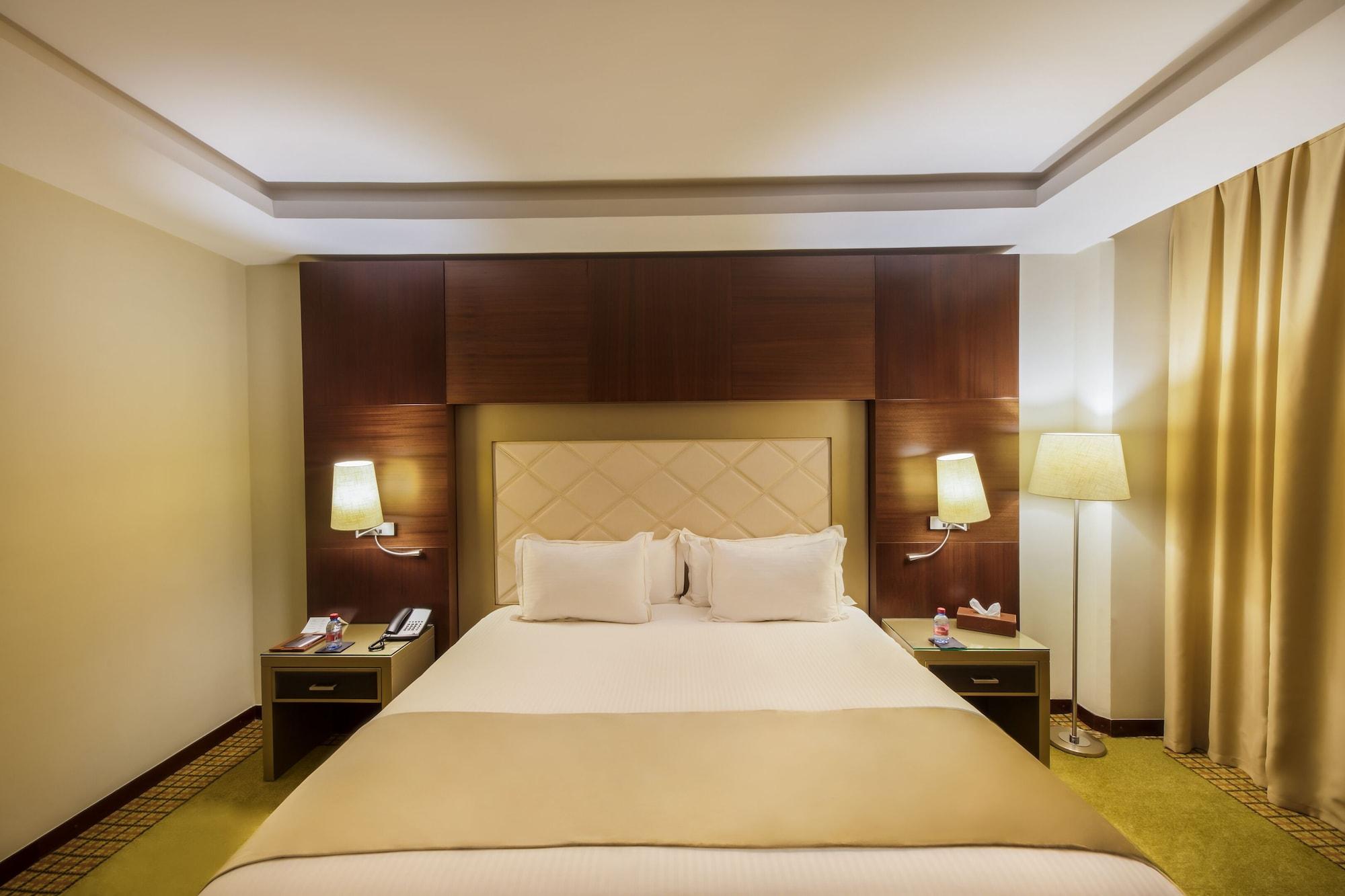 Grand Mogador City Center Casablanca Eksteriør billede A bedroom at the hotel