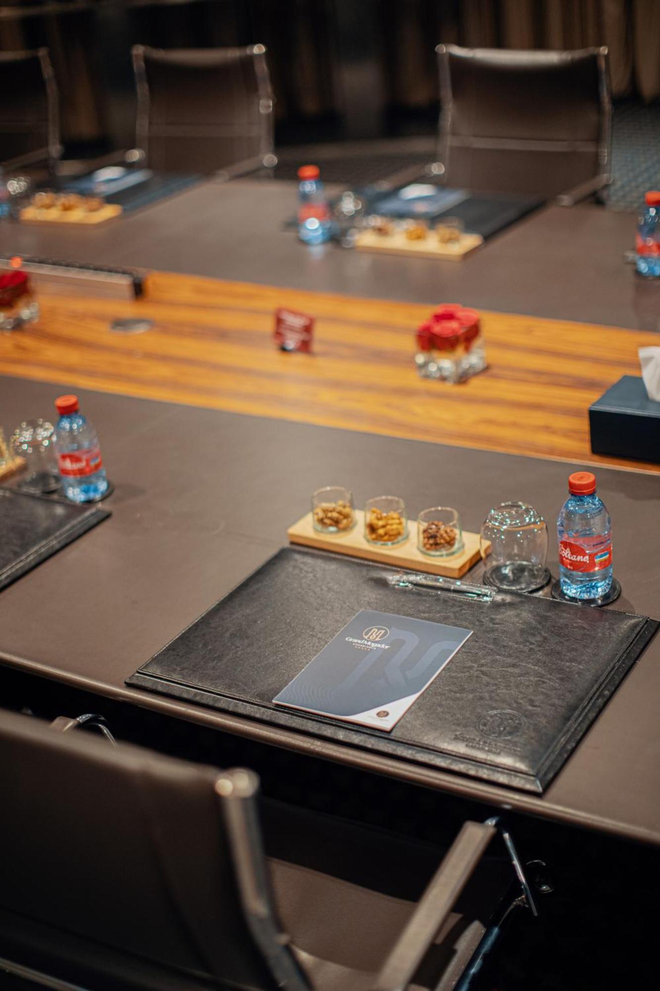 Grand Mogador City Center Casablanca Eksteriør billede A tasting tray
