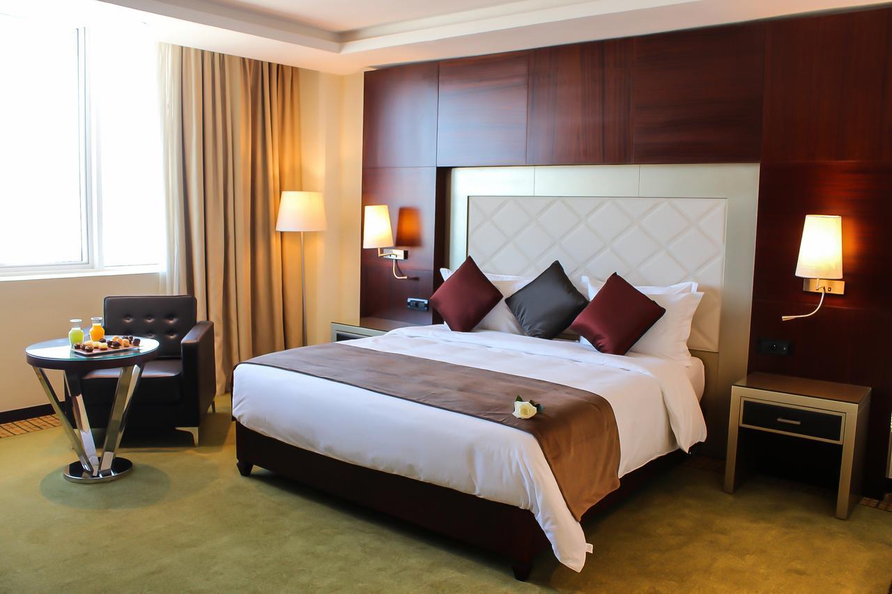 Grand Mogador City Center Casablanca Eksteriør billede A room at the hotel